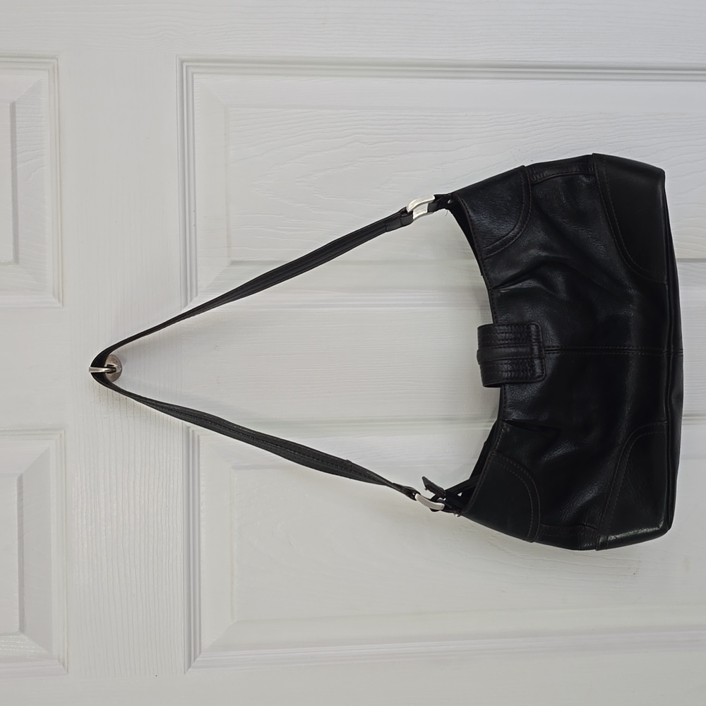 Etienne Aigner Pebbled Leather Shoulder Handbag Black Zip Charm - Picture 4 of 17